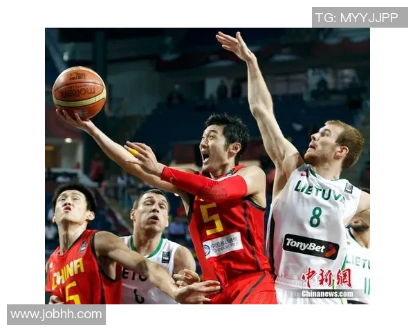 中国男篮蓝队对阵立陶宛精彩比赛录像回顾与分析